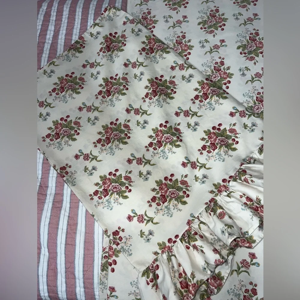 Ralph Lauren Emily Anne Ruffled Queen Sheet Set- 2 Pillowcases,1 Flat,1 Fitted